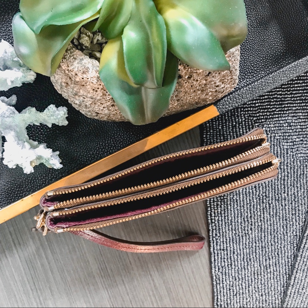 Coach LIKE NEW Double Zip Wallet Wristlet • - Picture 3 of 3